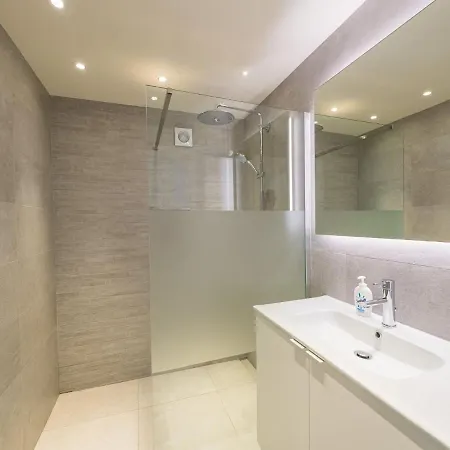 Bright With Frontal Sea View Lägenhet *