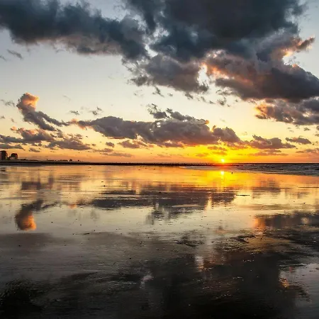 Bright With Frontal Sea View Middelkerke