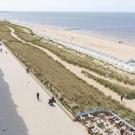 Bright With Frontal Sea View *